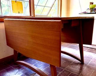 Same table with sides down