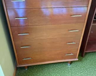 Nice dresser, many mid-century style furniture pieces 