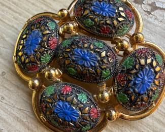 Costume jewelry 