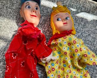 Puppets, lots of vintage toys!