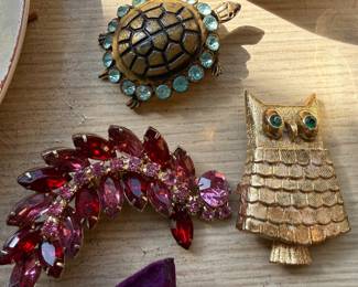 Costume jewelry 