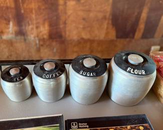 Multiple canister sets! This set is in excellent condition!