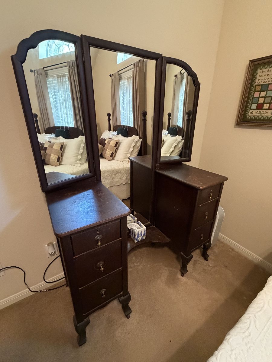 Antique vanity