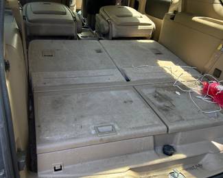 SATURN REAR CARGO FOLDED DOWN