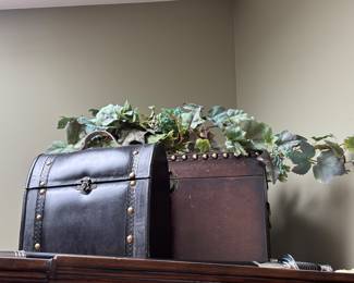 Home decor, suitcase / bag