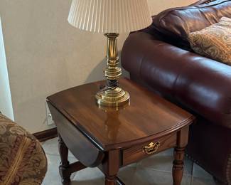 End table, brass lamp
