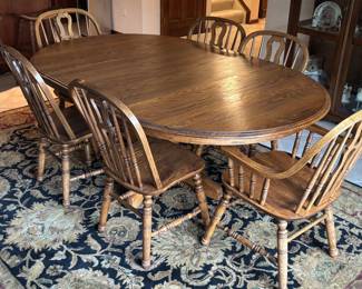 Lovely oak table / charis