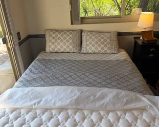 Beautyrest Queen Bed