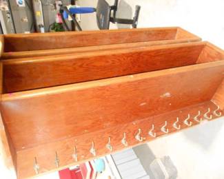 Sheft with coat rack