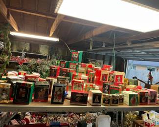 Hallmark collectors ornaments 