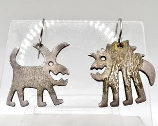 “Bone of Contention” Brooch — Sterling Silver Jewelry by Devta Doolan