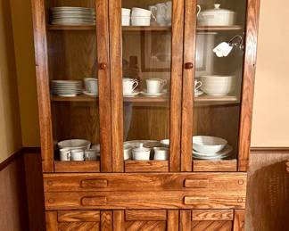 Retro China hutch