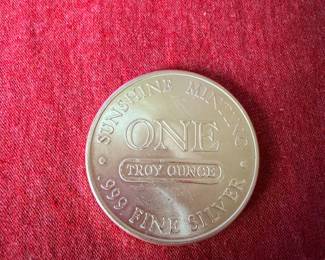 1 ounce pure silver round