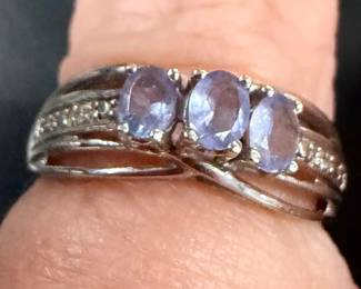 Light Tanzanite ring in gold