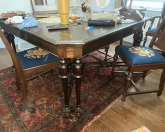 WONDERFUL ANTIQUE DINING TABLE & CHAIRS