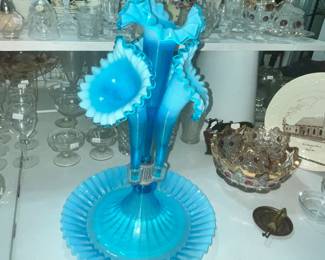 WONDERFUL BLUE VICTORIAN "JACK IN THE PULPIT" VASE