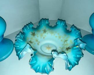 FENTON (?) RUFFLED SILVER CREST BOWL w/ HANDPAINTED DESIGN