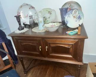 SMALL SIDEBOARD