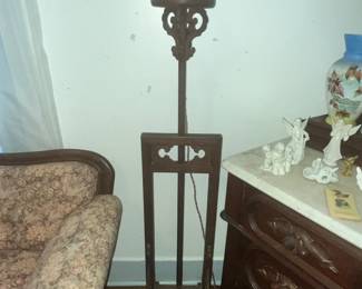 ANTIQUE CHINEESE EXPORT STANDING LAMP