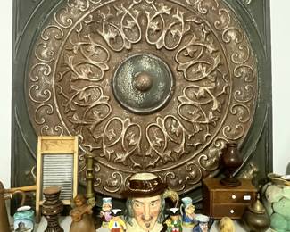 LARGE DECORATIVE TIN