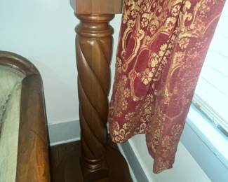 WALNUT PEDESTAL