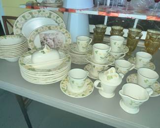 LARGE COLLECTION OF METLOX POPPYTRAIL "SCULPTURED DAISY"