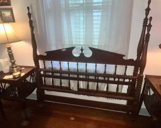 ANTIQUE JENNY LIND SPOOL BED