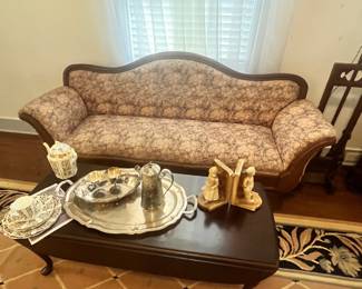 LOVELY ANTIQUE DUNCAN PHYFE SOFA IN BEAUTIFUL BROCADE FABRIC