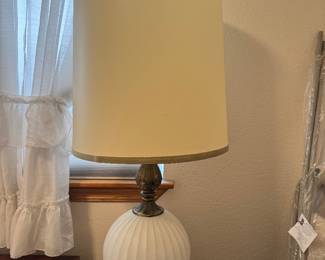 MCM white ribbed ceramic table lamp