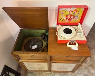 Stromberg-Carlson am-fm stereo phonograph 1950’s and  Strawberry Shortcake record player