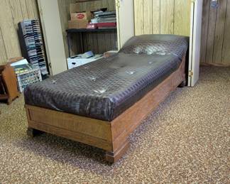 Antique Chaise lounge Fainting Couch - Dimensions L 76in x W 30in x H 17in / 24in
