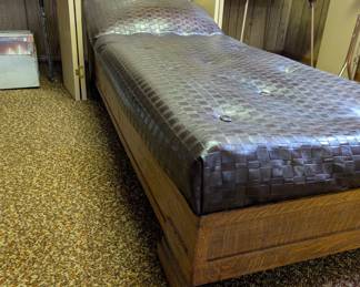 Antique Chaise lounge Fainting Couch - Dimensions L 76in x W 30in x H 17in / 24in