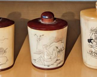 Antique Asian snuff RARE adult themed 
