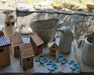 Assortment birdhouses 