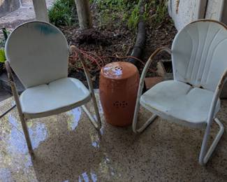 Vintage shell chairs Asian stand