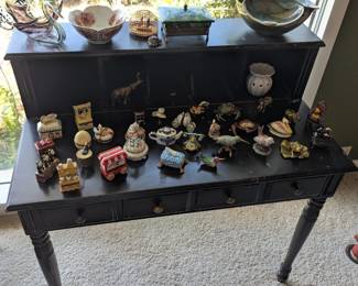 Vintage table and enamel pill boxes 