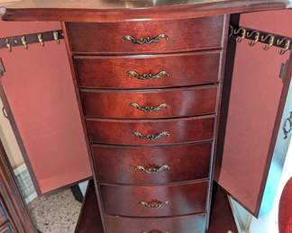 Jewelry chest 