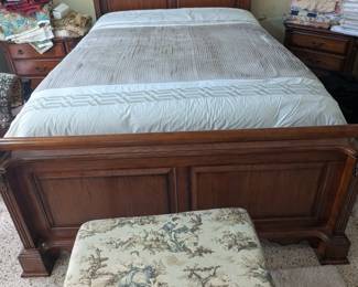 Jaclyn Smith Queen bed 