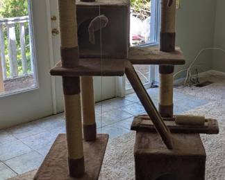 Cat tree