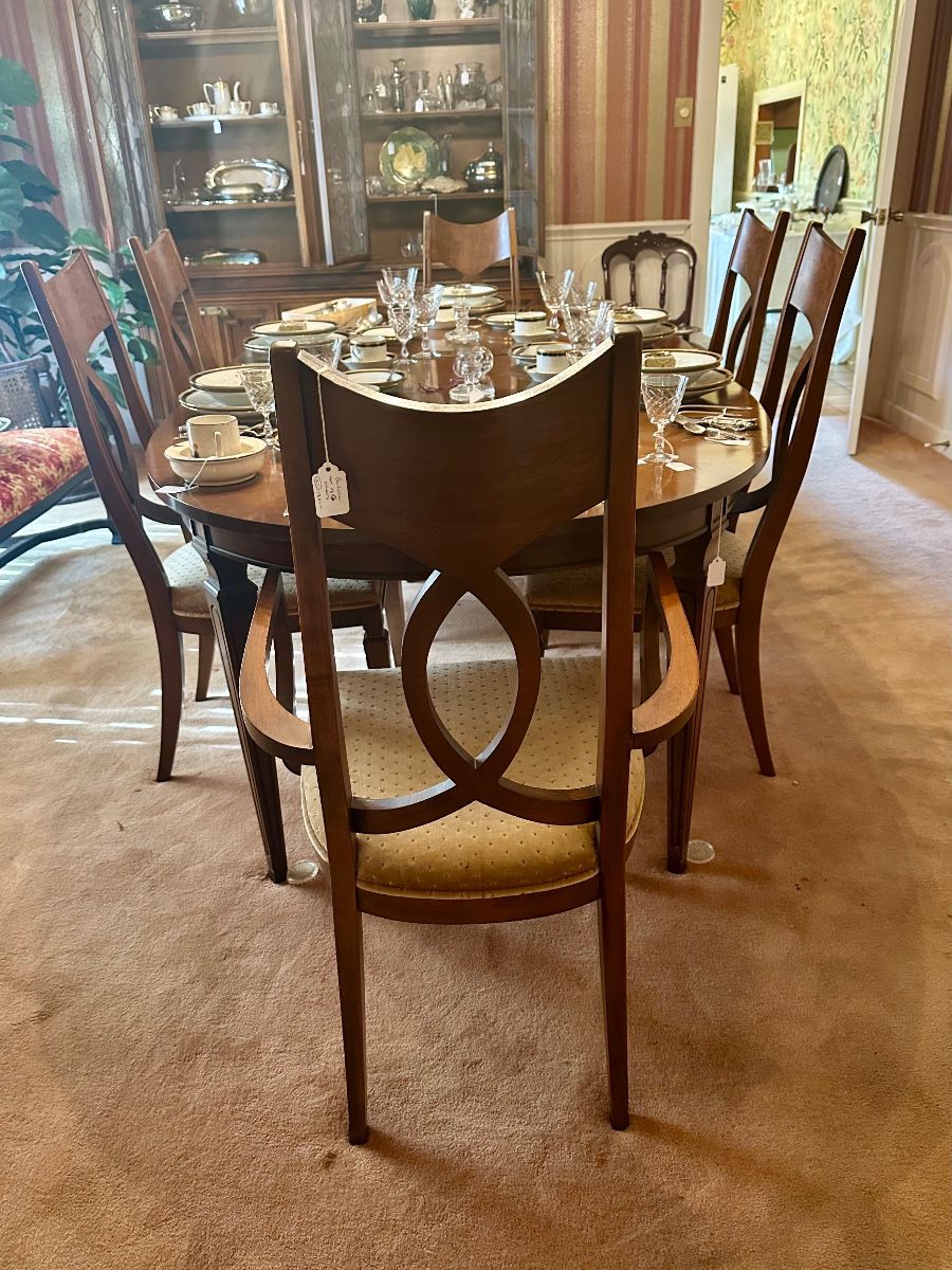 Terrific dining table and chairs with leaves - circa 1970 - in beautiful condition.  Two host chairs and four side chairs