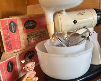 Complete mixer with many attachments