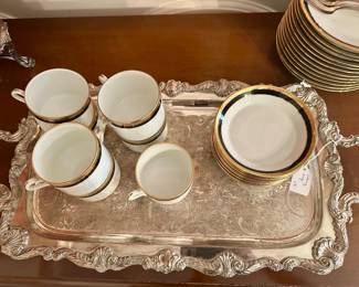 Dessert tray and coffee cups from the porcelain set