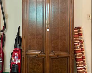 Bedroom contemporary wardrobe