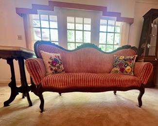 American Rococo period sofa - circa 1860 - Mahogany - in great condition