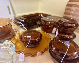 Pyrex in various colours