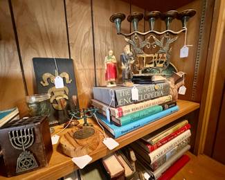 Lots of Judica all around