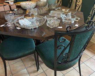 Breakfast Room suite - circa 1970 - seats six