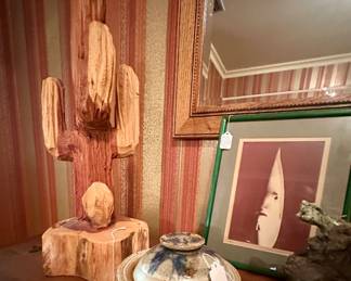 Many objets d'art including carvings and pottery