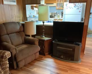 lamps, end tables, tv and tv stand still available