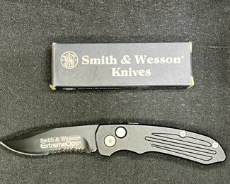 Smith & Wesson SWAT SW40BS Extreme Ops Auto Knife
